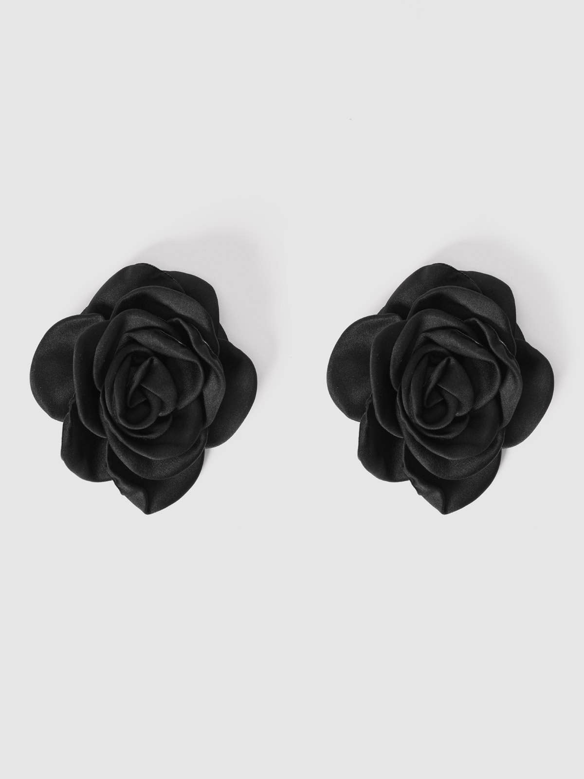 SATIN FLORAL NIPPLE PASTIES: Black / O/S